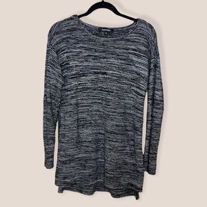 Ellen Tracy tunic length long sleeve knit top